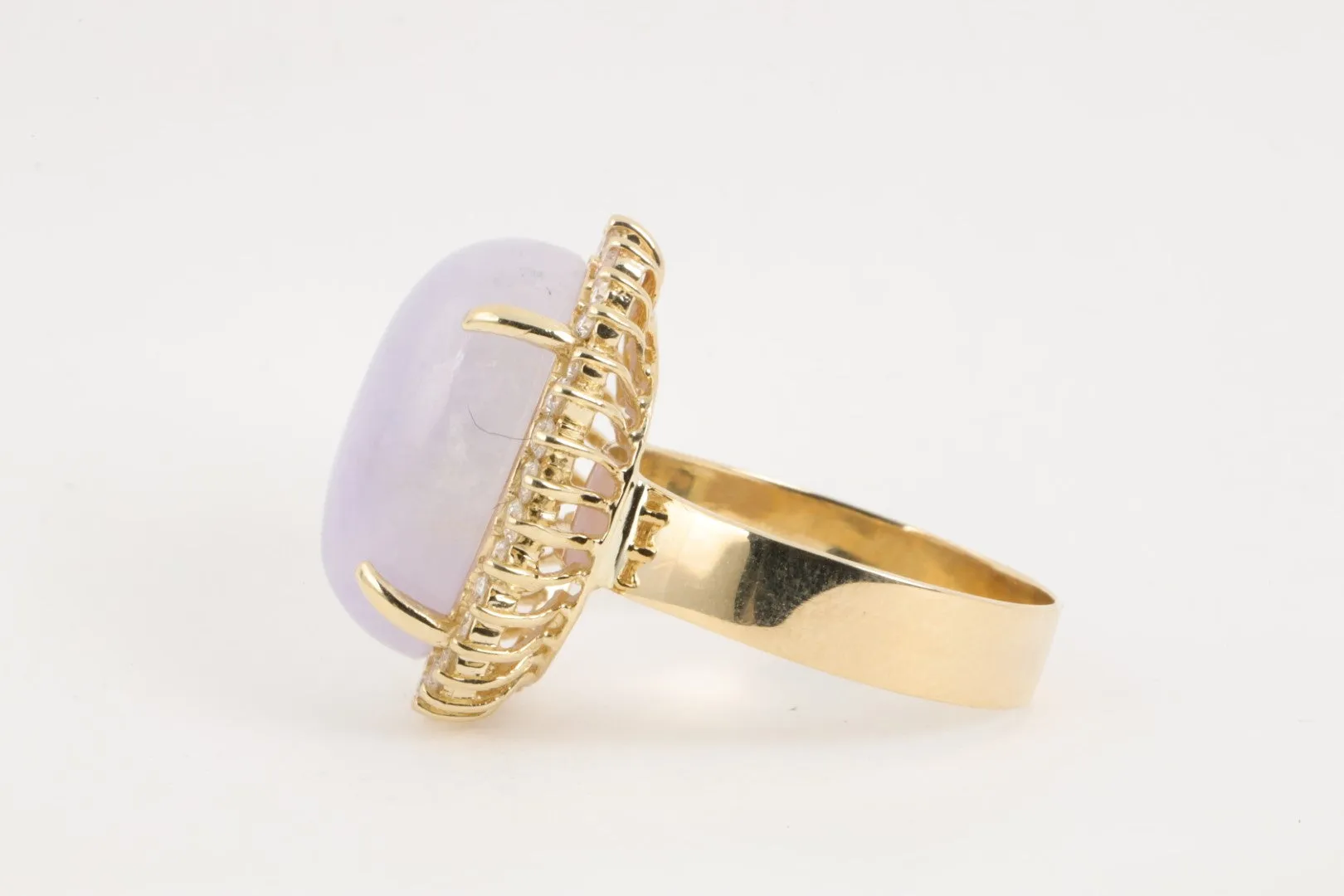 14k Yellow Gold 21.67tcw Lavender Jade 0.90tcw Diamond Ring Size 10.25 (9.99g.)