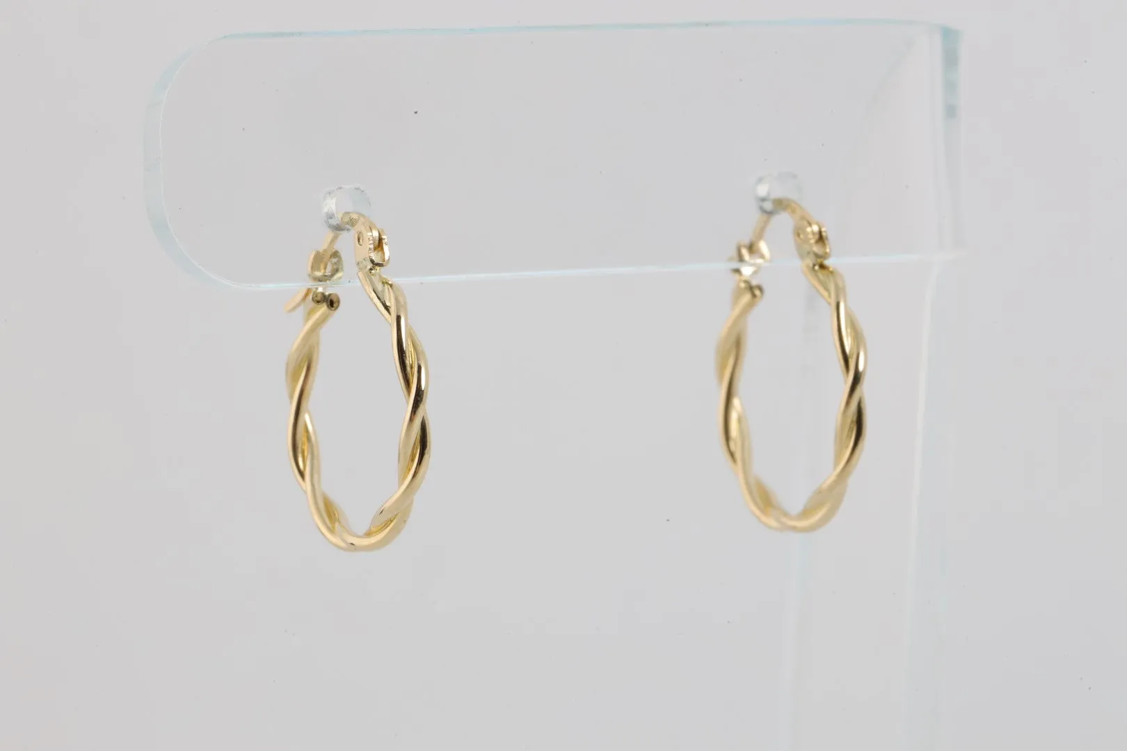 14k Yellow Gold Twisted Hoop Earrings (1.18g.)