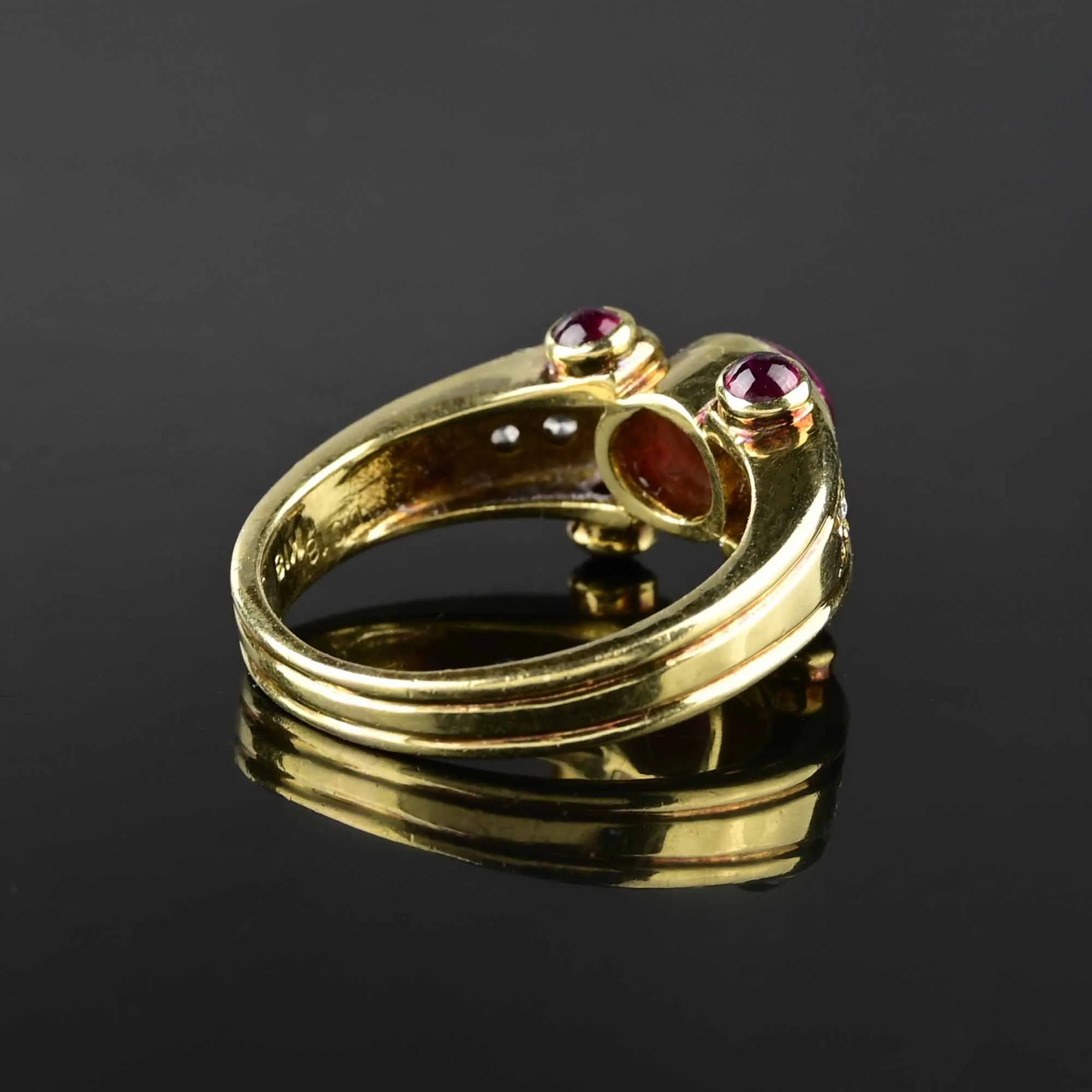 18K Gold Ruby Cabochon Diamond Band Ring