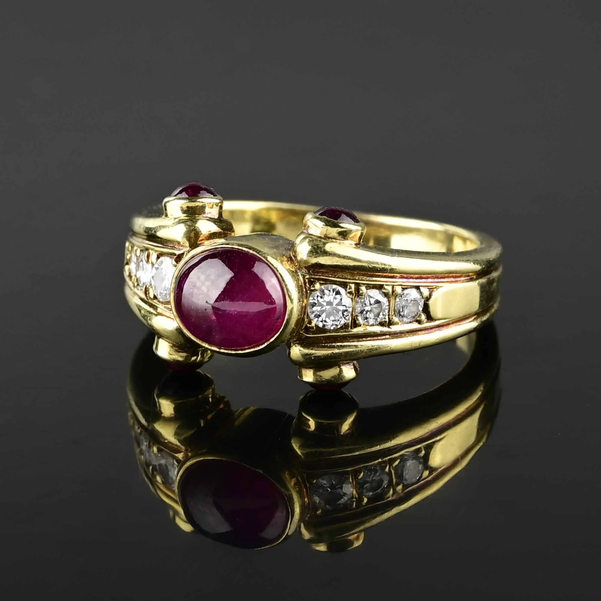 18K Gold Ruby Cabochon Diamond Band Ring