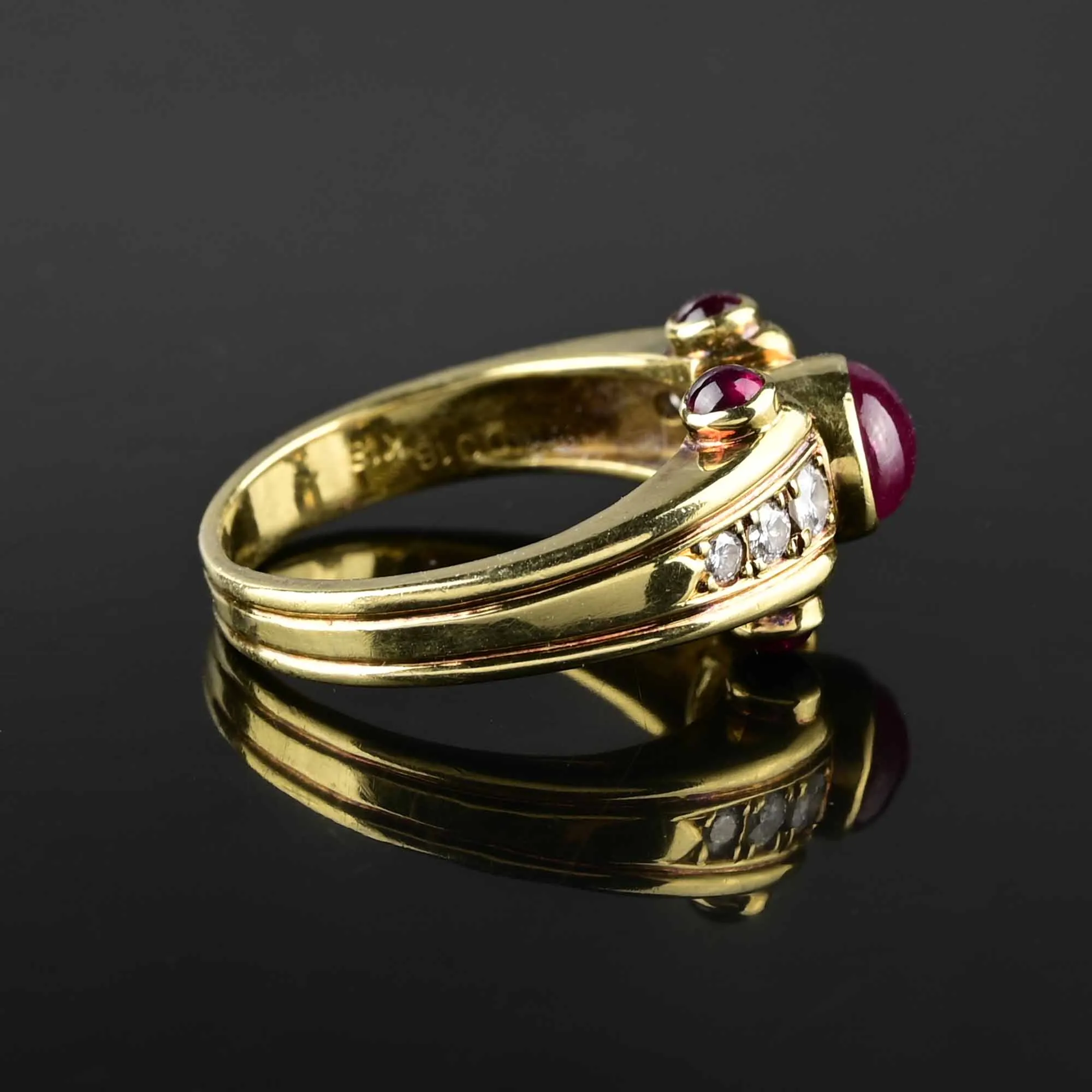 18K Gold Ruby Cabochon Diamond Band Ring