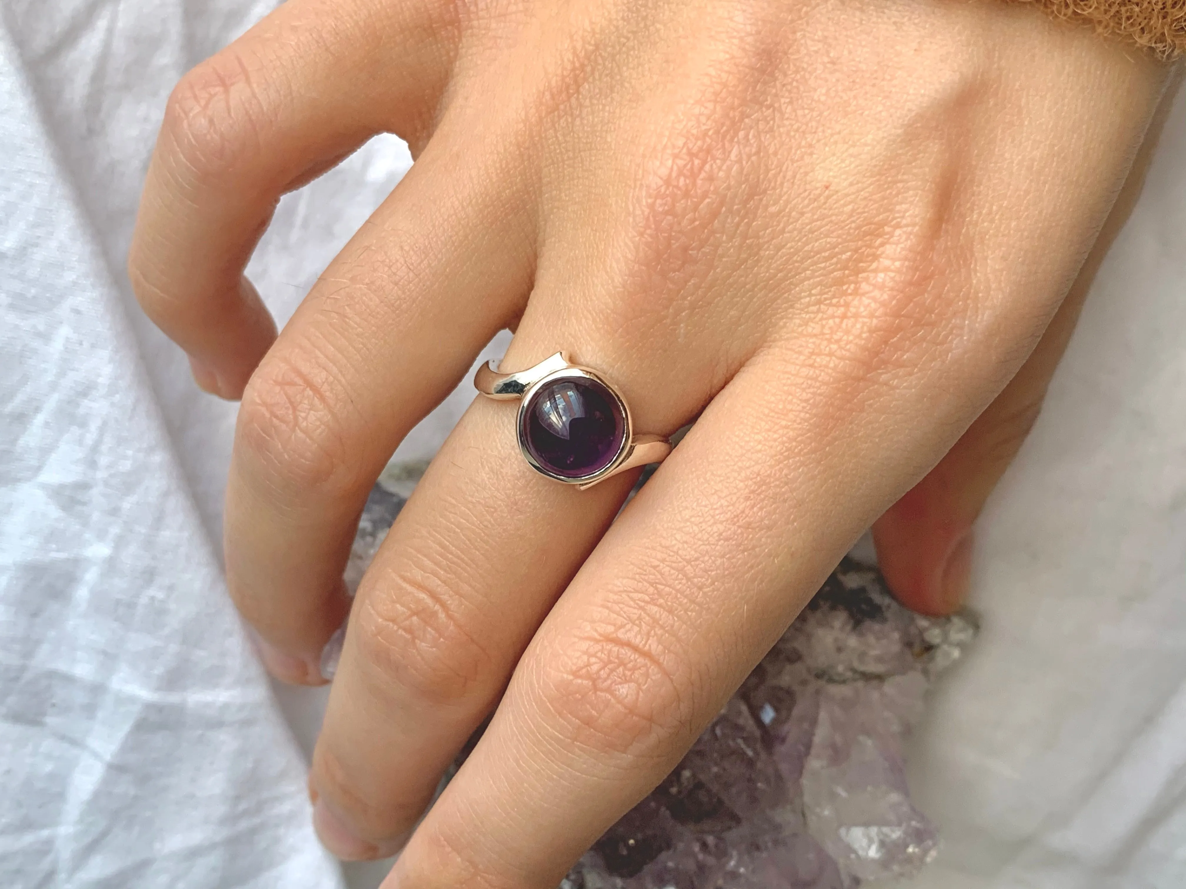 Amethyst Efimia Ring - Round