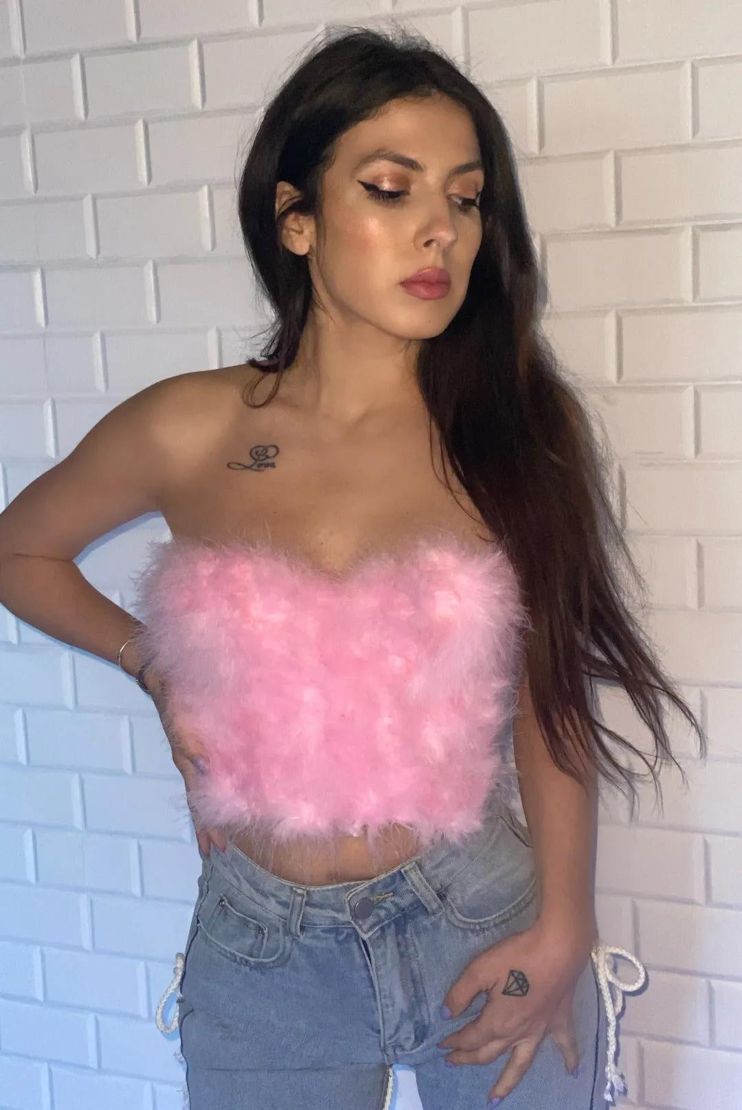 Corset ‘Pink Fur’ - Corset top roz cu pene roz si cupe