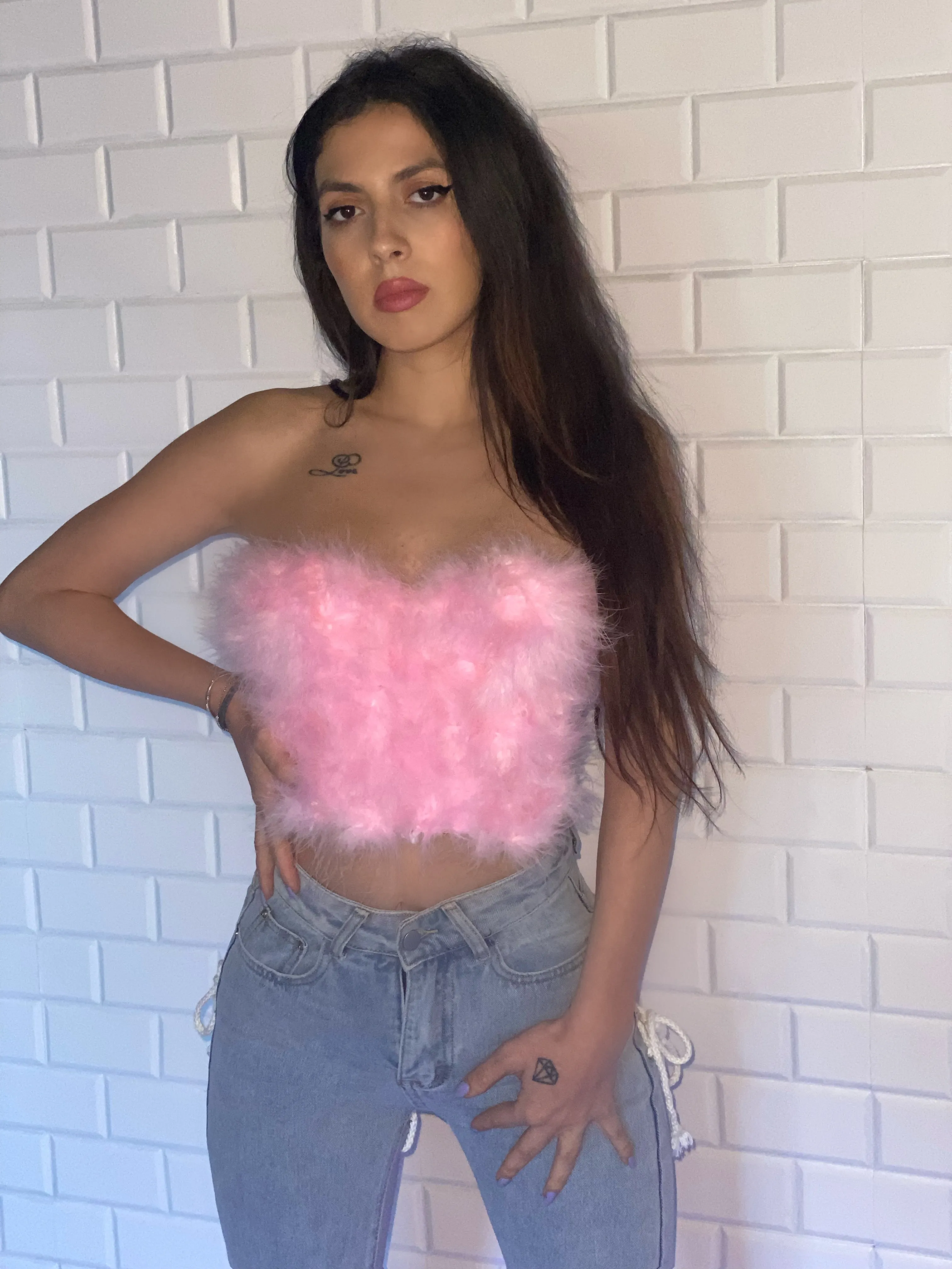 Corset ‘Pink Fur’ - Corset top roz cu pene roz si cupe