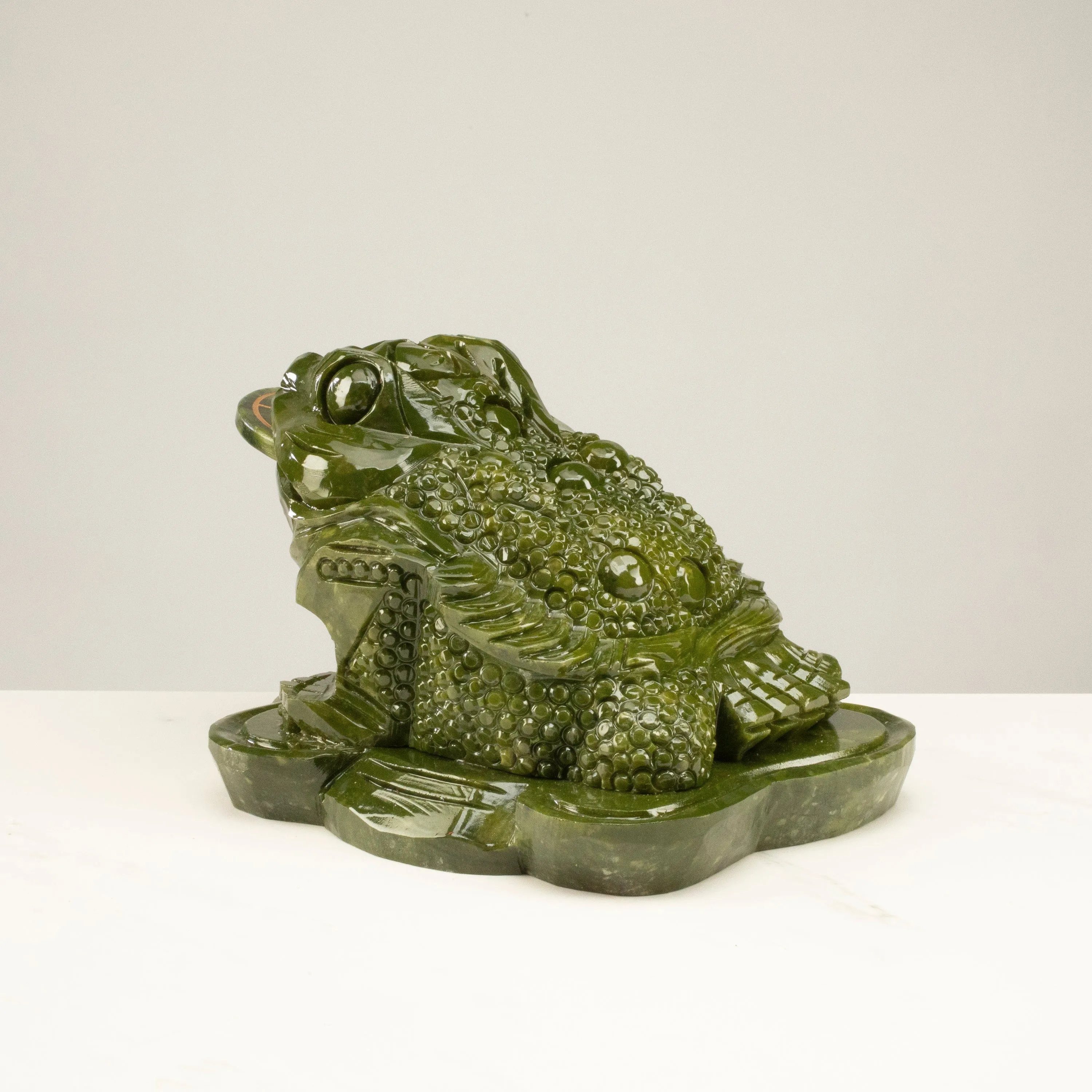 Lucky Toad Jade Crystal Carving - A Symbol of Financial Prosperity and Good Fortune