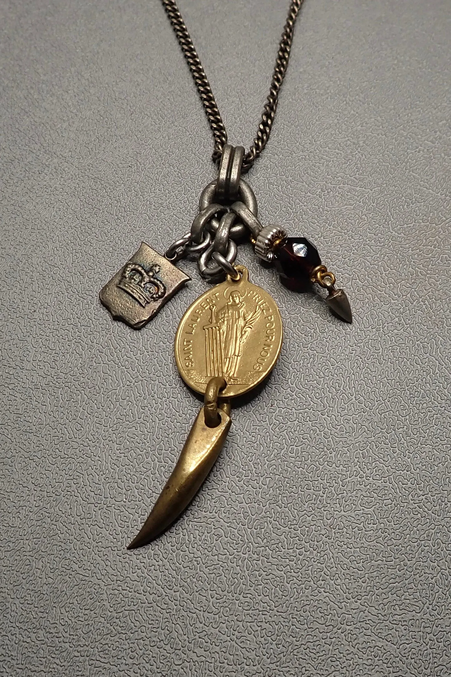 SAINTS & HORN PENDANT