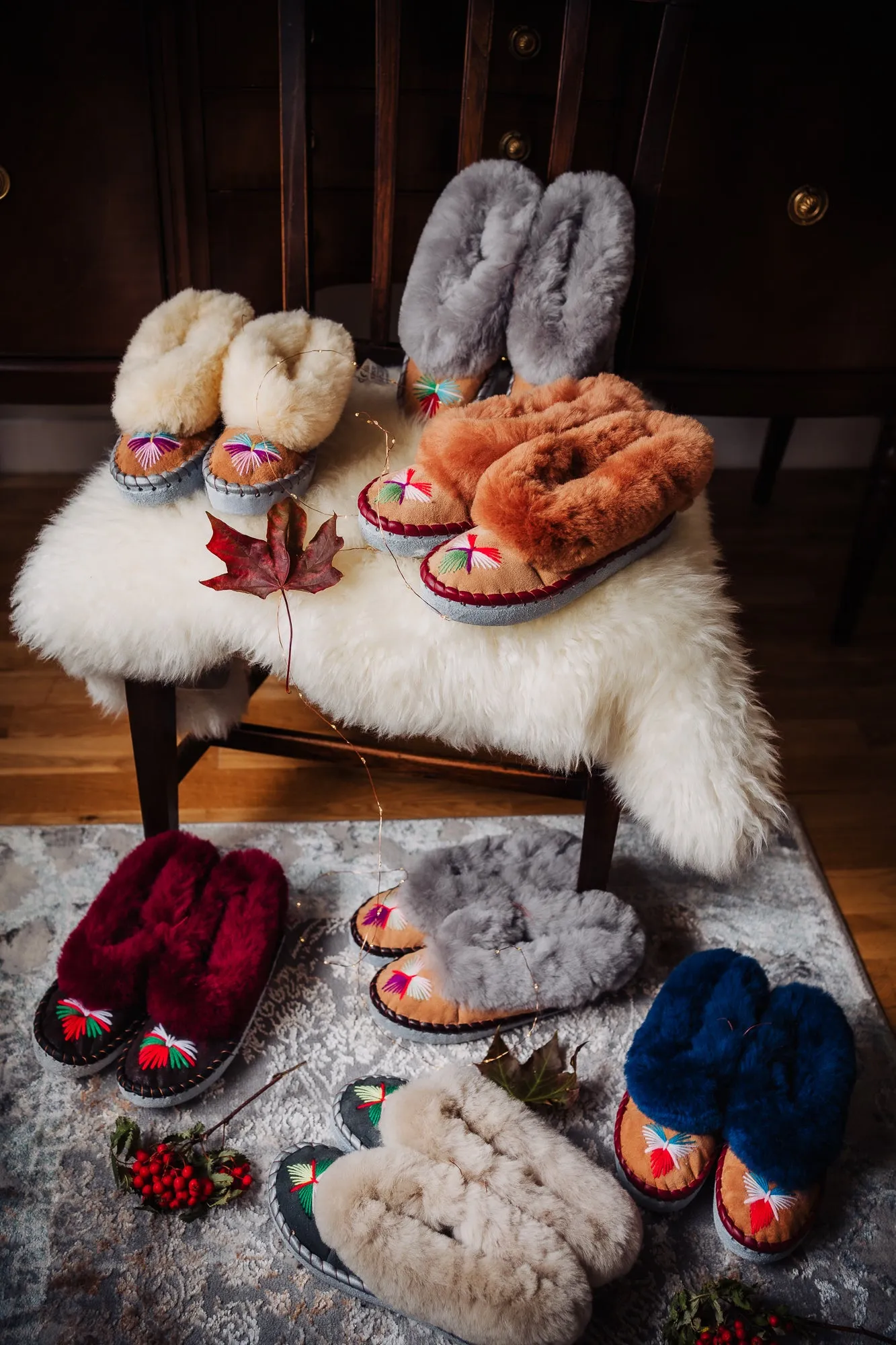 Sheepskin slippers with embroidery  'LUCKY DIP'