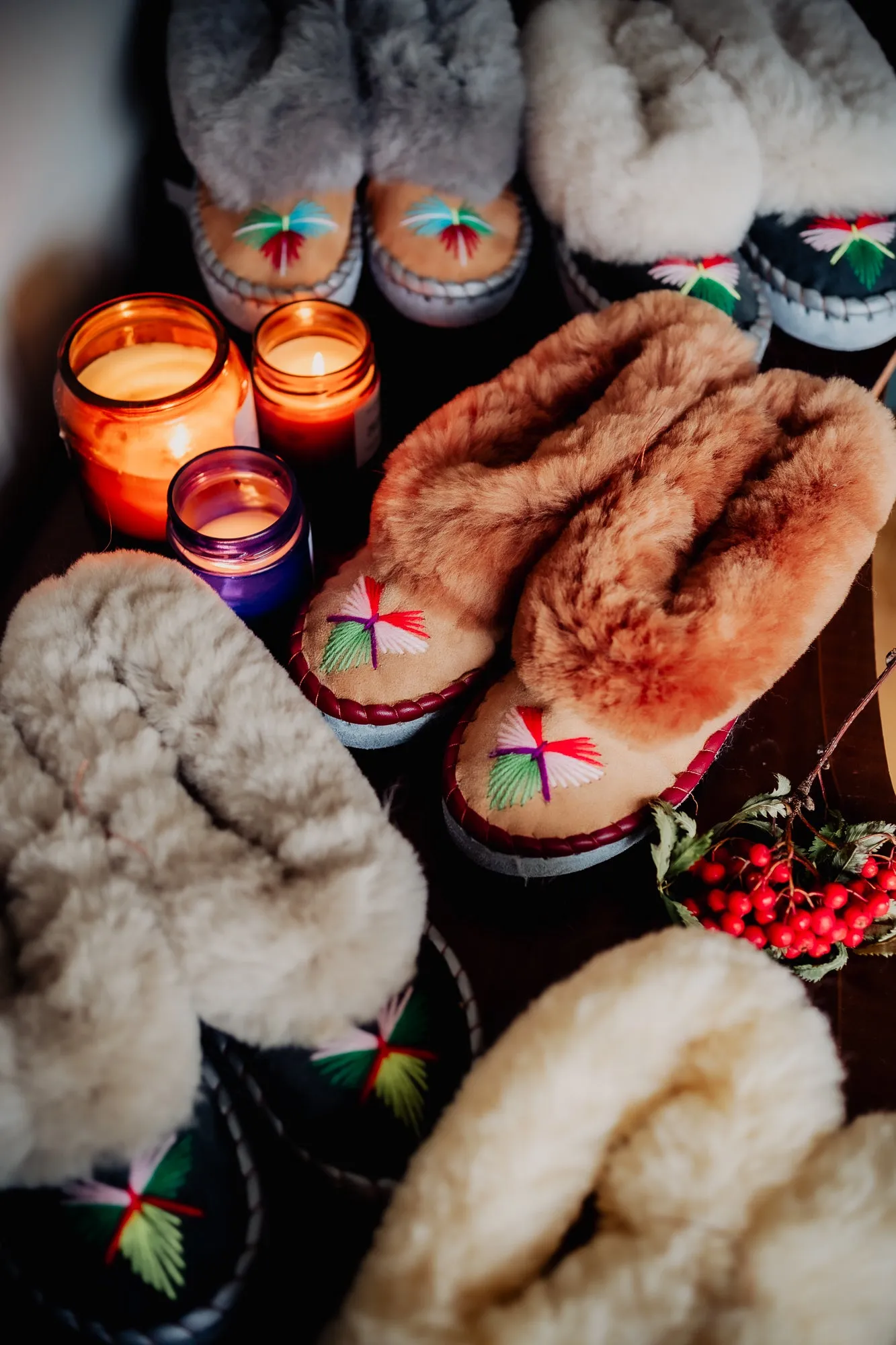 Sheepskin slippers with embroidery  'LUCKY DIP'