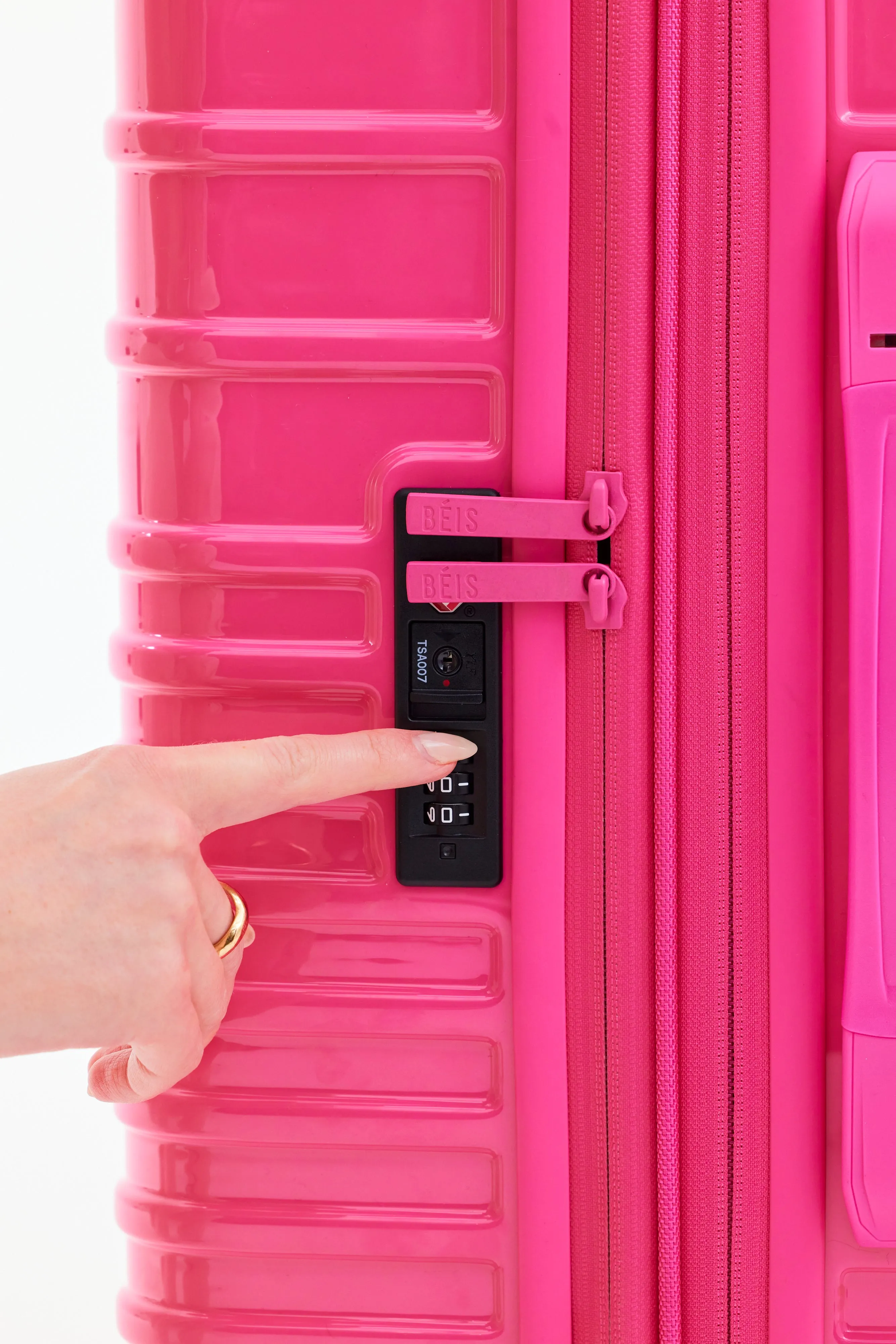 The Medium Check-In Roller in Barbie Pink