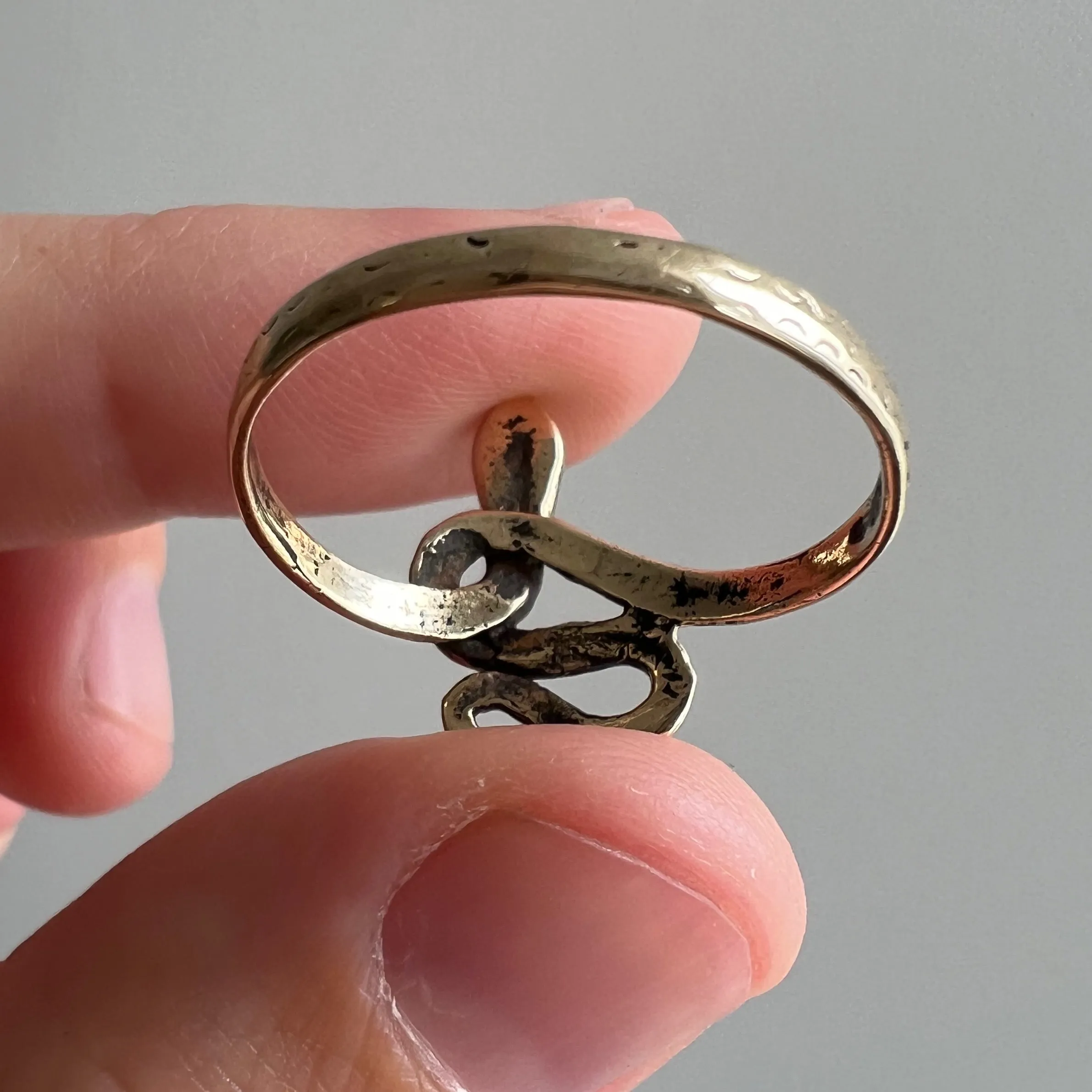 V I N T A G E // knotted embrace / 10k yellow gold snake ring / size 8